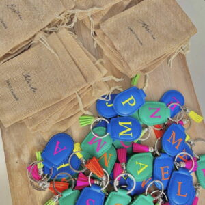 LLAVEROS MULTICOLOR INICIALES